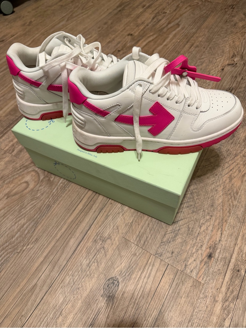 Off-White Women's White Sneakers with Hot Pink Arrow Detail